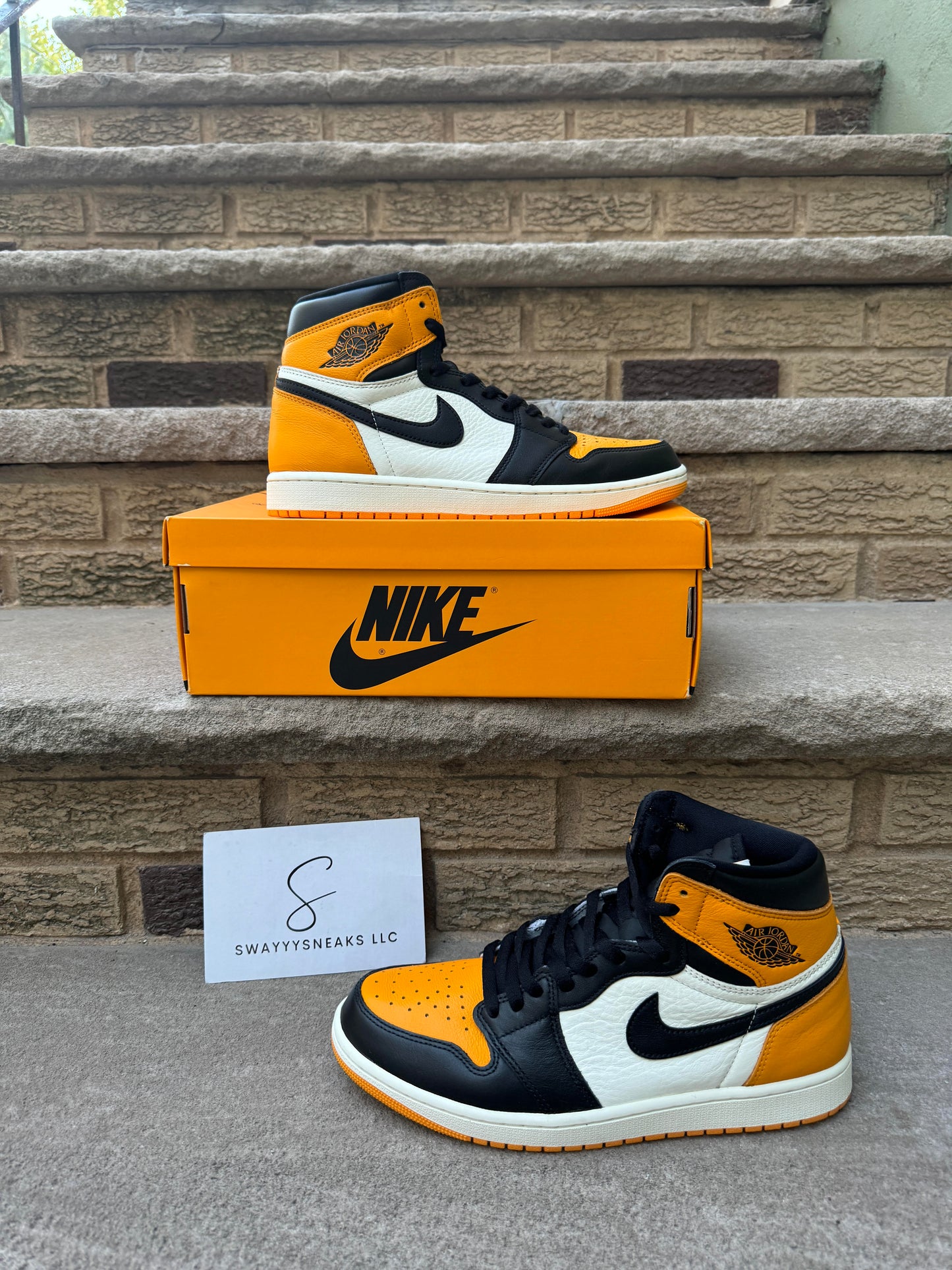 Air Jordan 1 Retro High OG 'Yellow Toe'