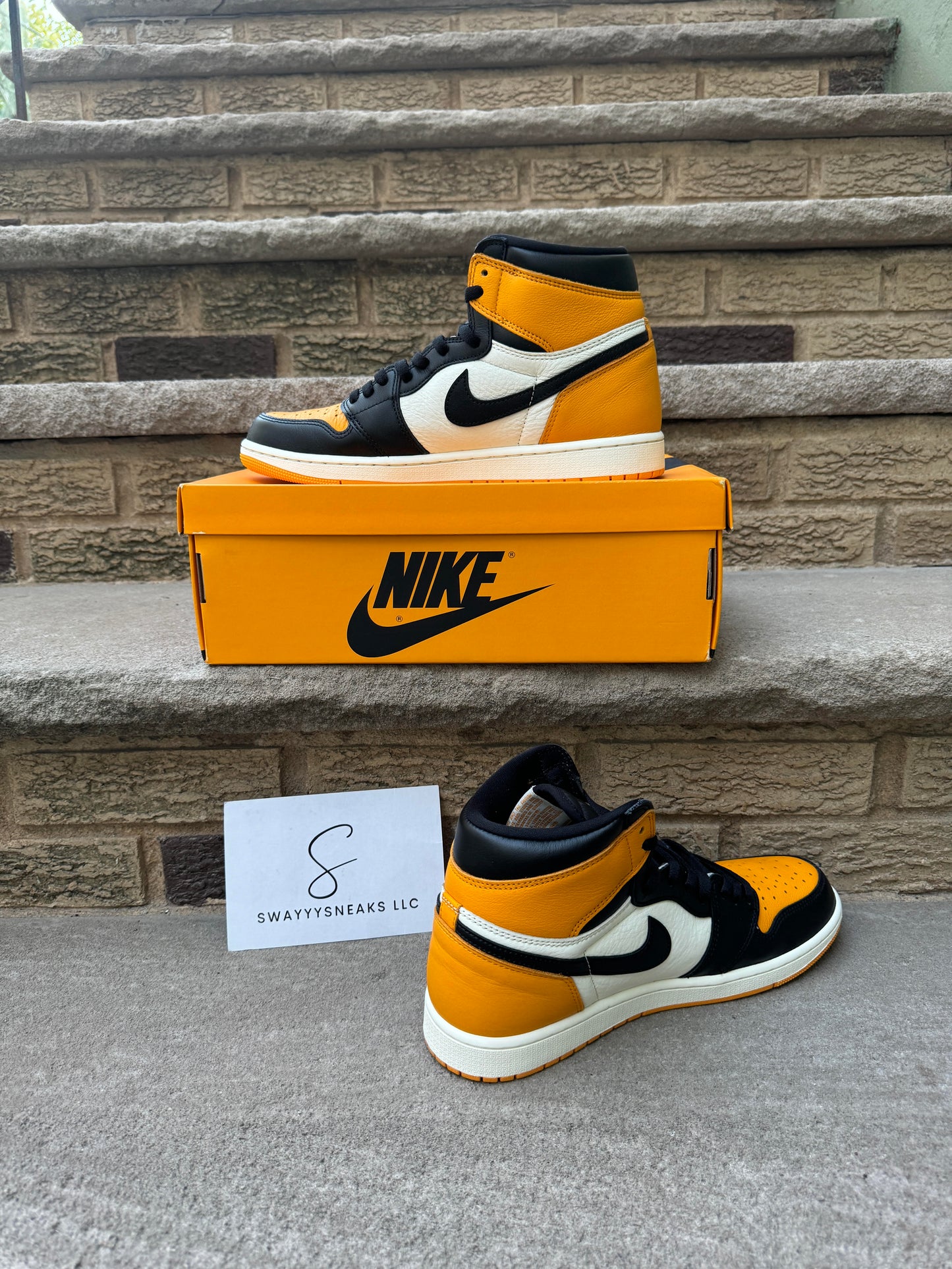 Air Jordan 1 Retro High OG 'Yellow Toe'