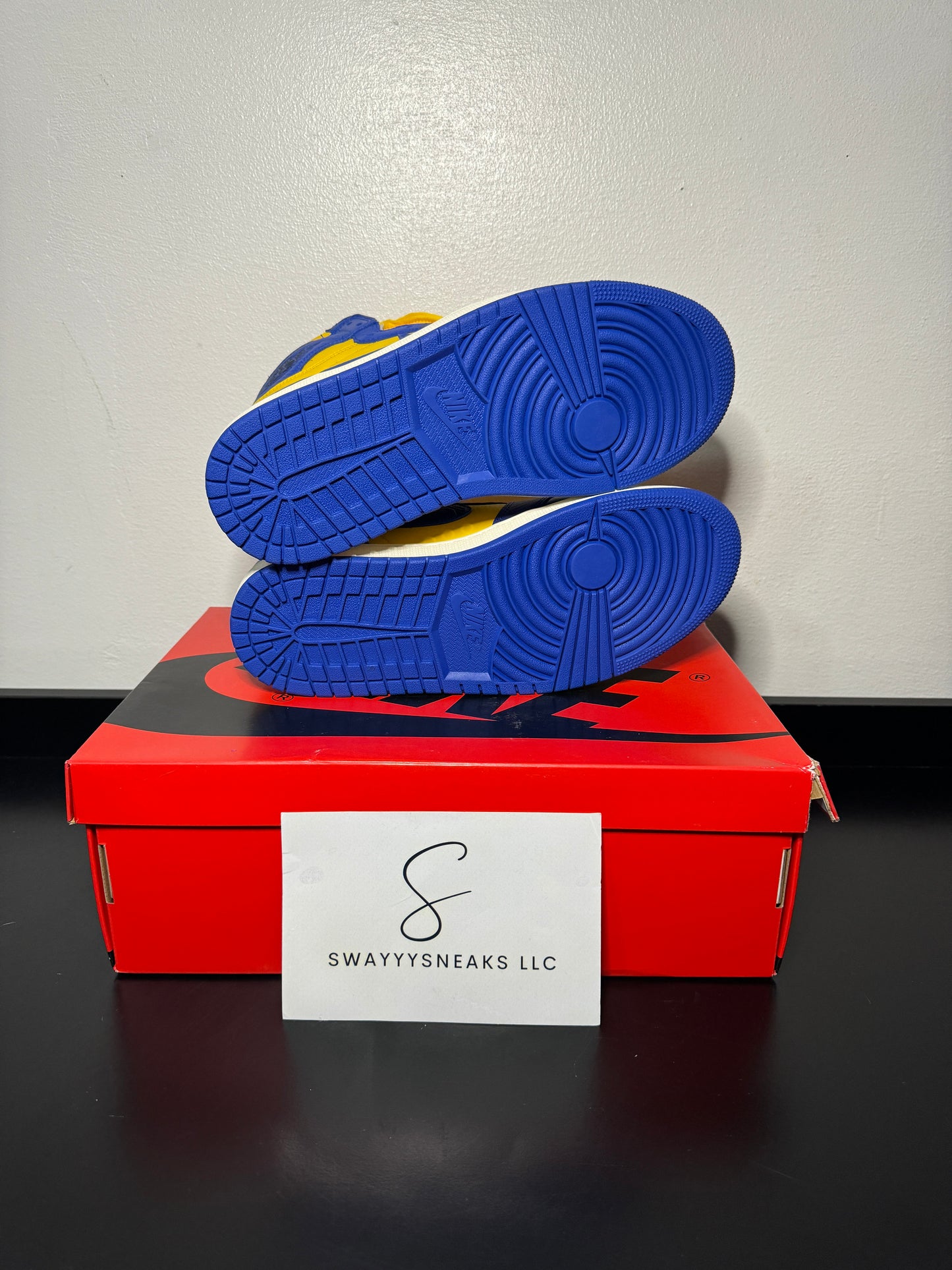 Wmns Air Jordan 1 Retro High OG 'Reverse Laney'